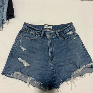 Abercrombie & Fitch 4” Mom High Rise Short